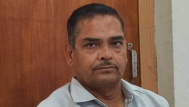 रिटायरमेंट से ठीक 3 महीने पहले बिगड़ा अधिकारी का बुढ़ापा, 8 हजार रुपये के फेर में चौपट हुआ करियर, जानें कैसे
