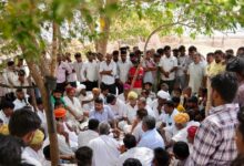 बाड़मेर में बढ़ा मजदूर आंदोलन, वार्ता बेनतीजा, धरना स्थल पर ही सो रहे रविन्द्र सिंह भाटी