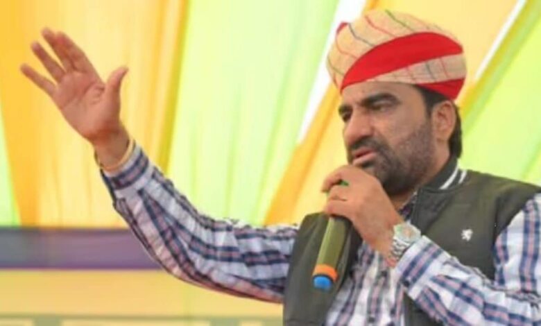 पेपर लीक पर गरजे हनुमान बेनीवाल, कहा- सिस्टम में बड़ा घोटाला हुआ है, बड़े आंदोलन की दी चेतावनी