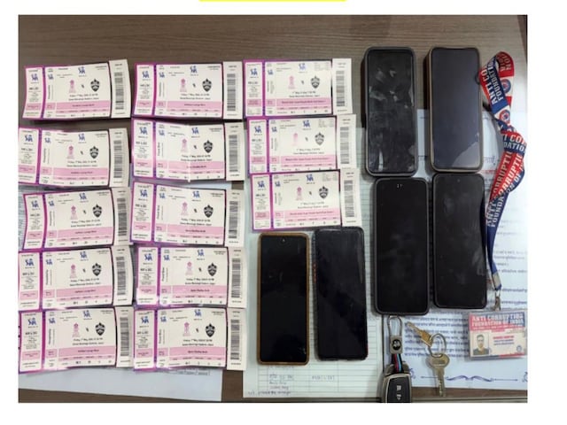 DST का बड़ा एक्शन! 1.60 लाख मुल्य का 13 VVIP पास बरामद, 6 गिरफ्तार