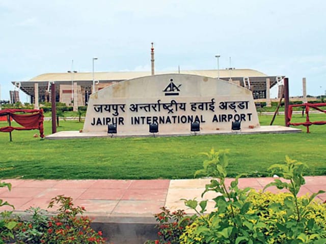 जयपुर एयरपोर्ट: DRI ने पकड़ी 22 करोड़ की कोकीन, महिला गिरफ्तार