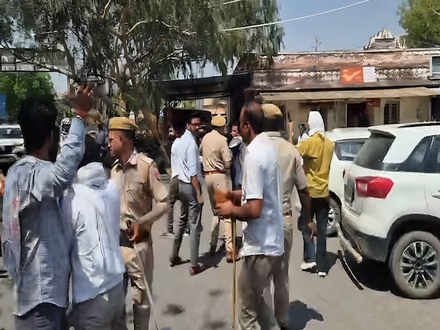 अजमेर में लव मैरिज को लेकर भिड़े दो पक्ष, SP ऑफिस के बाहर मचा हंगामा