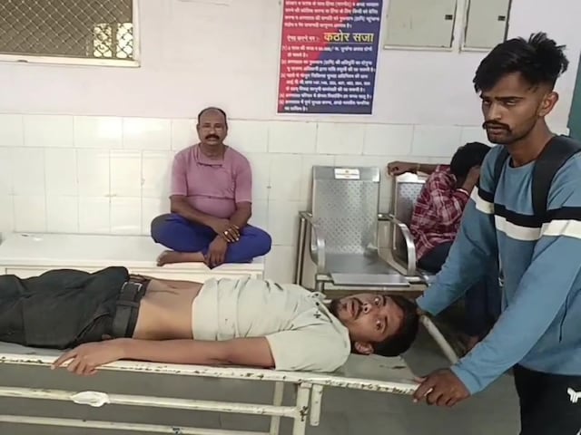 डूंगरपुर: ओवरलोड ऑटो पलटने से 3 छात्र घायल