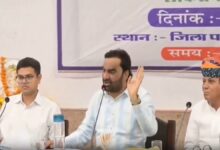कमीशन आ रहा, मौज करो, बच्चों के लिए फार्म हाउस खरीदो... अधिकारी पर भड़के सांसद हनुमान बेनीवाल!