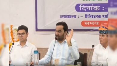 कमीशन आ रहा, मौज करो, बच्चों के लिए फार्म हाउस खरीदो... अधिकारी पर भड़के सांसद हनुमान बेनीवाल!
