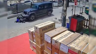 जयपुर में बेकाबू थार का कहर, स्कूटी सवार युवती को मारी टक्कर, CCTV में वीडियो कैद