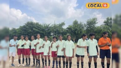 दिन में फल की दुकान, शाम को फुटबॉल का जुनून! देखें कैसे एक कोच और 100 बेटियों ने बदल दी पूरे गांव की तस्वीर
