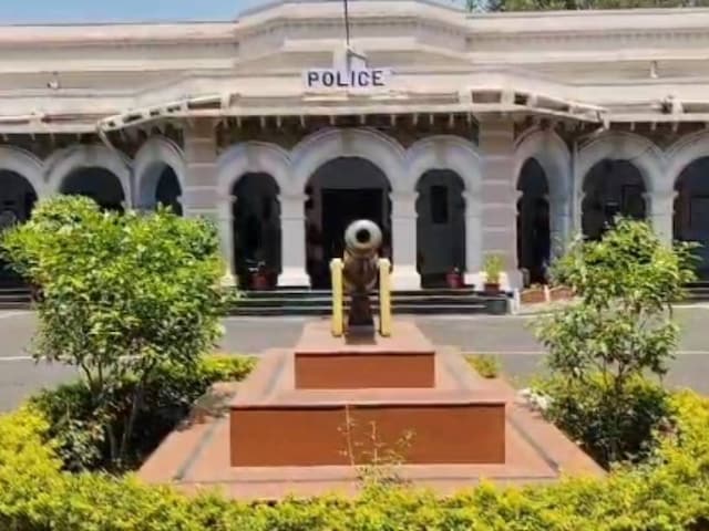 दोस्तों की दगाबाजी, दोस्त की गर्लफ्रेंड के साथ गैंगरेप कर बनाया अश्लील वीडियो