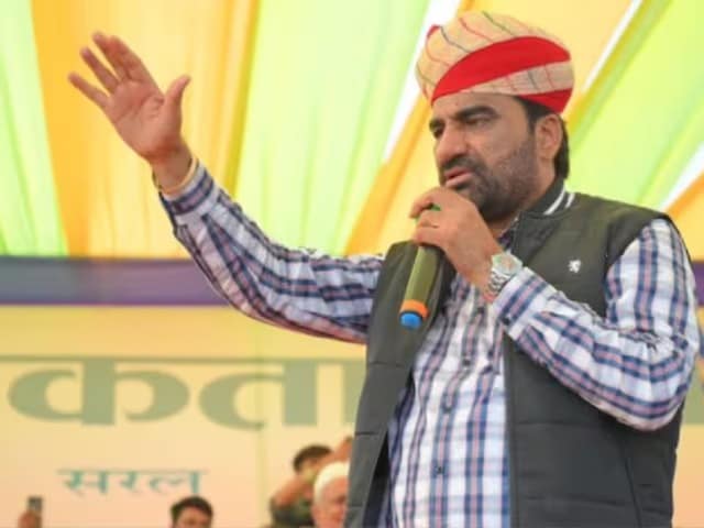 पेपर लीक पर गरजे हनुमान बेनीवाल, कहा- सिस्टम में बड़ा घोटाला हुआ है