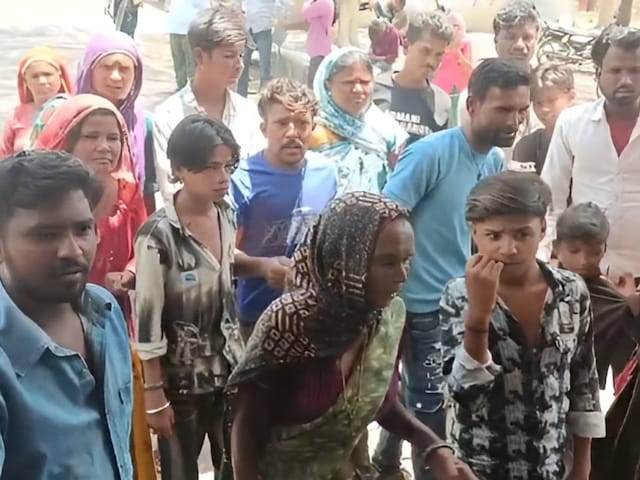 बच्चे रोते रहे और मां प्रेमी के संग जाने की जिद पर अड़ी रही, फिर आया ट्विस्ट
