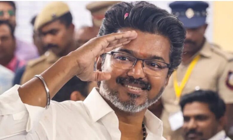 विजय को तो भगवान ही बचाएंगे, केंद्रीय मंत्री ने क्यों कहा ऐसा? DMK और AIADMK के गठबंधन पर की भविष्यवाणी