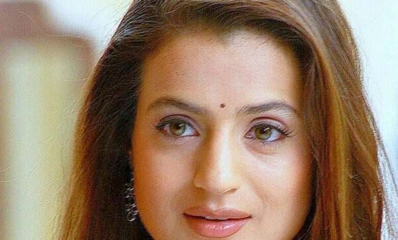 'वॉर कब खत्म होगा?' यूएई पर मिसाइल अटैक के चलते फंसीं अमीषा पटेल, एक्ट्रेस ने सुनाई आपबीती