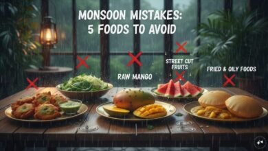 बारिश के मौसम में भूलकर भी न खाएं ये 5 चीजें, वरना बिगड़ सकती है सेहत!