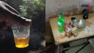 Deeg: जनता गर्मी में बेहाल, बिजली कार्यालय में शराब पार्टी करते दिखे कर्मचारी