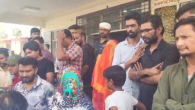 Nagaur News: मकराना में बेरिकेडिंग से टकराई कैंपर, दो युवकों की मौत, एक गंभीर घायल का इलाज जारी