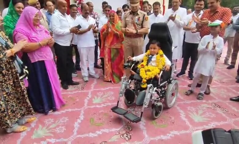 Jhalawar News: व्हील चेयर नहीं, आत्मनिर्भरता का तोहफा...नक्शराज के लिए यादगार बना स्वतंत्रता दिवस