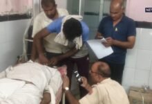 कान के पास डसा जहरीला सांप, मौत से पहले ग्रामीणों ने सांप को ढूंढकर मार डाला