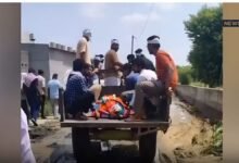 झुंझुनूं में अर्थी को ट्रैक्टर-ट्रॉली में श्मशान ले जाने की नौबत