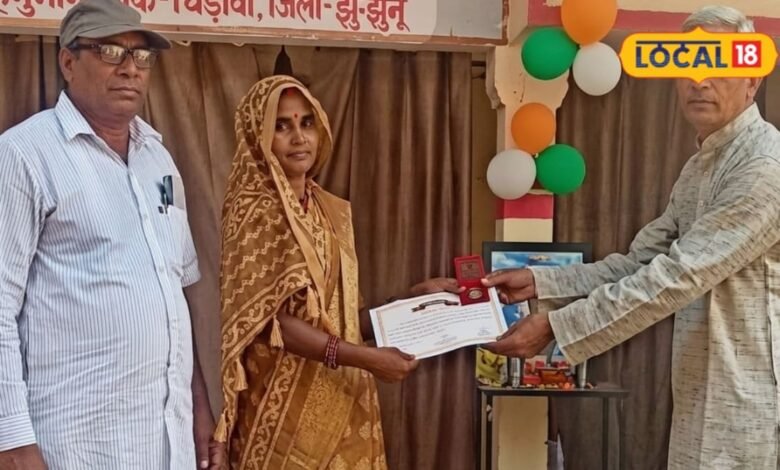Jhunjhunu News: तिरंगा मैन से श्रवण पुरस्कार तक,  दिल्ली पुलिस के रिटायर्ड SI ने समाजसेवा में लगा दी जिंदगी की कमाई