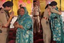 बदला लेने के लिए बेटे को तैयार कर रही हूं… कठुआ SSP से बोली शहीद की पत्नी, VIDEO देख करेंगे सैल्यूट