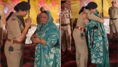 बदला लेने के लिए बेटे को तैयार कर रही हूं… कठुआ SSP से बोली शहीद की पत्नी, VIDEO देख करेंगे सैल्यूट