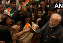 वंदे मातरम, भारत माता की जय और राखी... देखें ताशकंद में PM मोदी का भारतीय समुदाय ने कैसे किया स्वागत