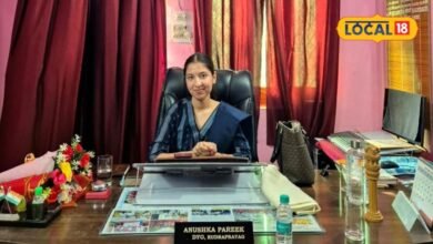 Anushka Pareek UPSC: बेटी बनी अफसर तो छलक पड़े पिता के आंसू, पहली पोस्टिंग पर अनुष्का ने संभाली कमान