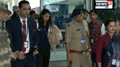 भारत पहुंचीं देश की बेटियां, एशिया कप जीतकर दुबई में लहराया था तिरंगा