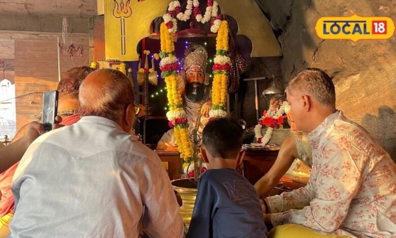 मसूरिया में दशमी पर उमड़ा आस्था का सैलाब, गुरु बालीनाथ जी की समाधि पर 51 ज्योतों से हुई भव्य महाआरती
