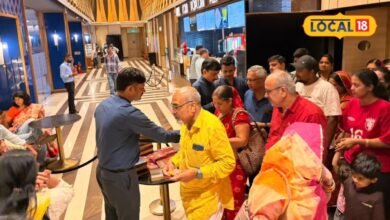'हनुमान अंश' फिल्म के बाद थिएटर में हुआ हनुमान जी की पूजा, दर्शकों को बांटे पेड़े और हनुमान चालीसा