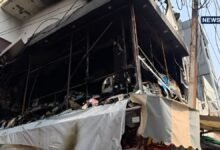 अलवर के तिलक मार्केट में पटाखों के गोदाम में भीषण आग