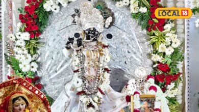 Kota News: साल में सिर्फ एक दिन बंशी धारण करते हैं बिहारी जी, 3.5 किलो चांदी के आभूषणों से हुआ श्रृंगार